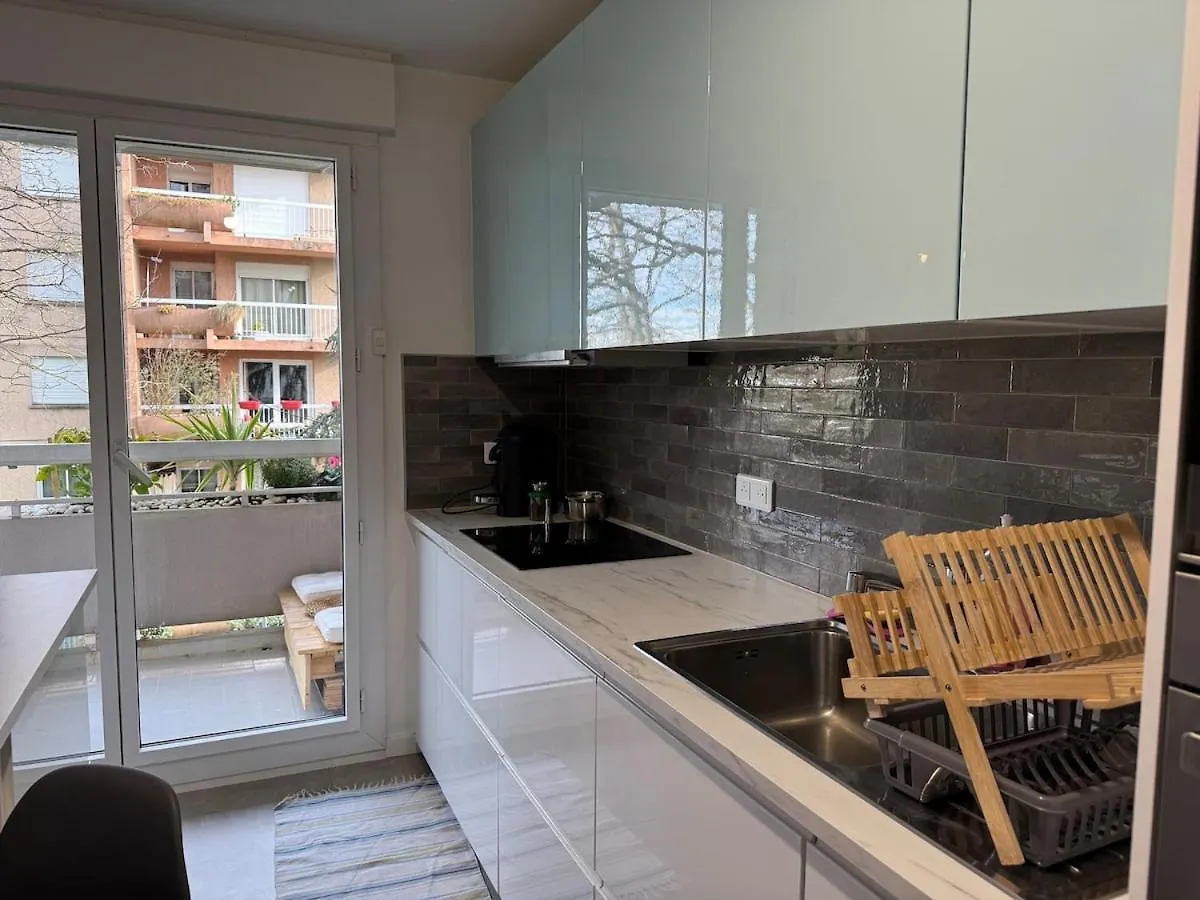 Apartment Charm Of Barry Gardens- Private Parking Tuluza Francja