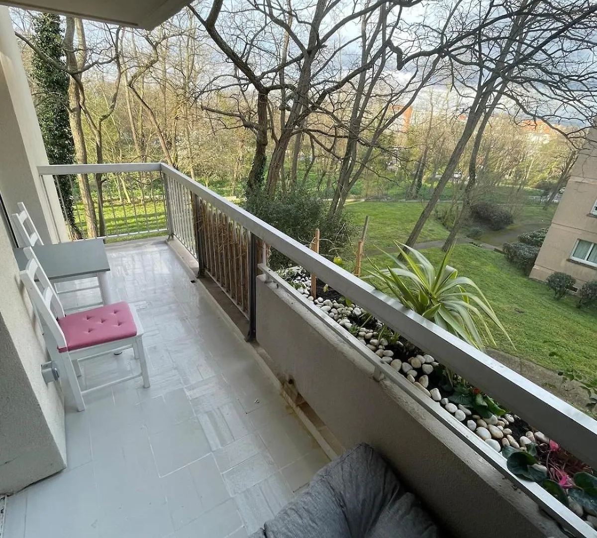 Apartment Charm Of Barry Gardens- Private Parking Toulouse France